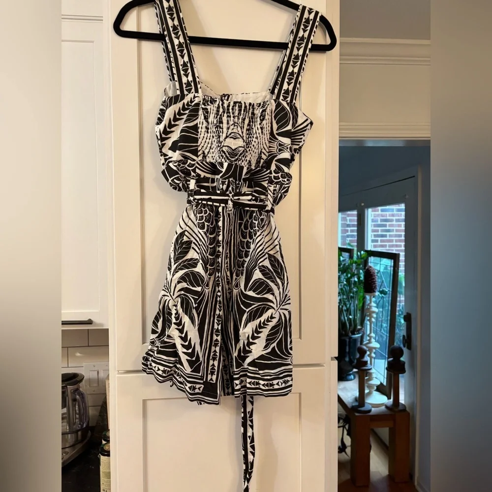 new Farm Off-White Monochrome Elegance Scarf Lenzing™ Ecovero™ Euroflax™ Romper